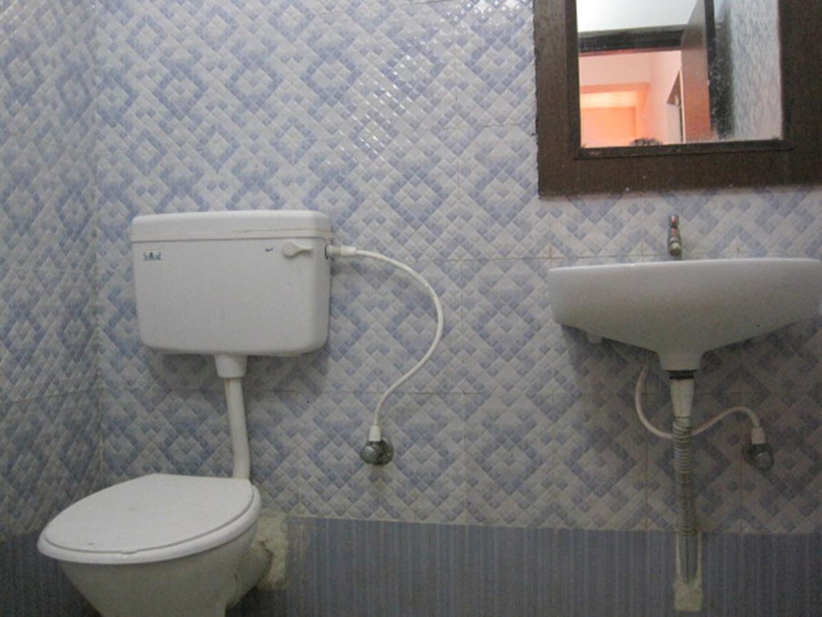 Hotel Arya Palace Puri Zewnętrze zdjęcie