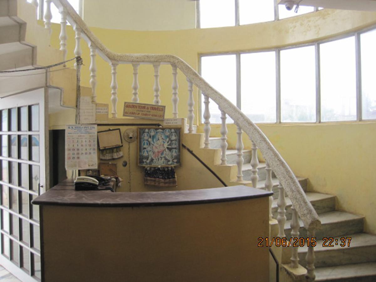 Hotel Arya Palace Puri Zewnętrze zdjęcie