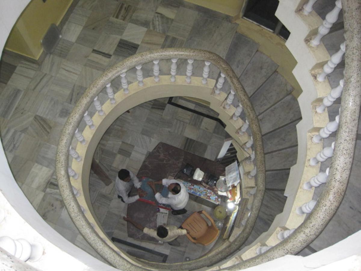 Hotel Arya Palace Puri Zewnętrze zdjęcie