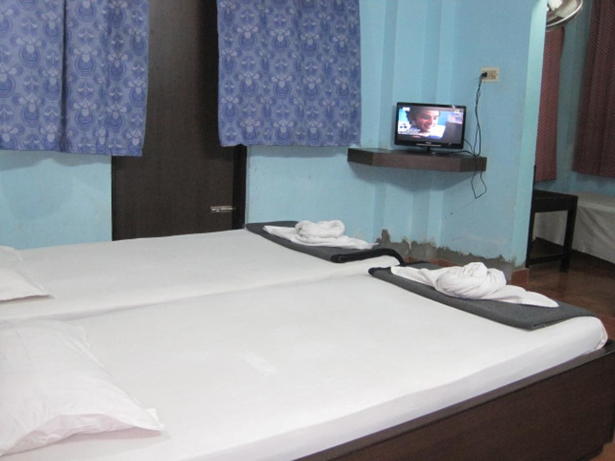 Hotel Arya Palace Puri Zewnętrze zdjęcie
